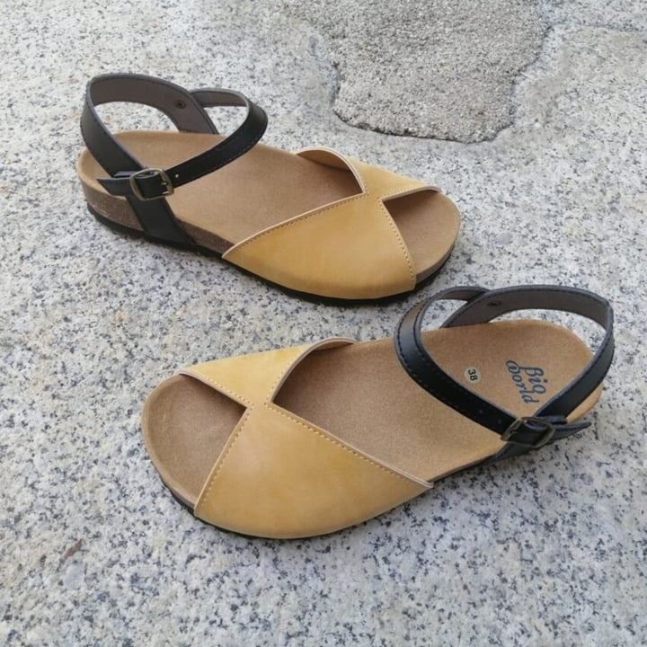 Aguilar black and Bridge vegan sandals
