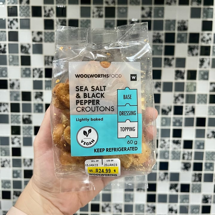 Woolworths Food Croutons sea salt & black pepper Review abillion