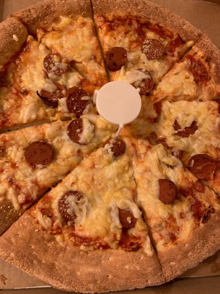 Papa John's Pizza United Kingdom Vegan Sheese And Tomato Pizza Review