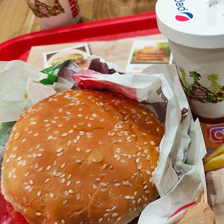 burger-king-bada-chauraha-downtown-kanpur-india-veg-whopper-burger