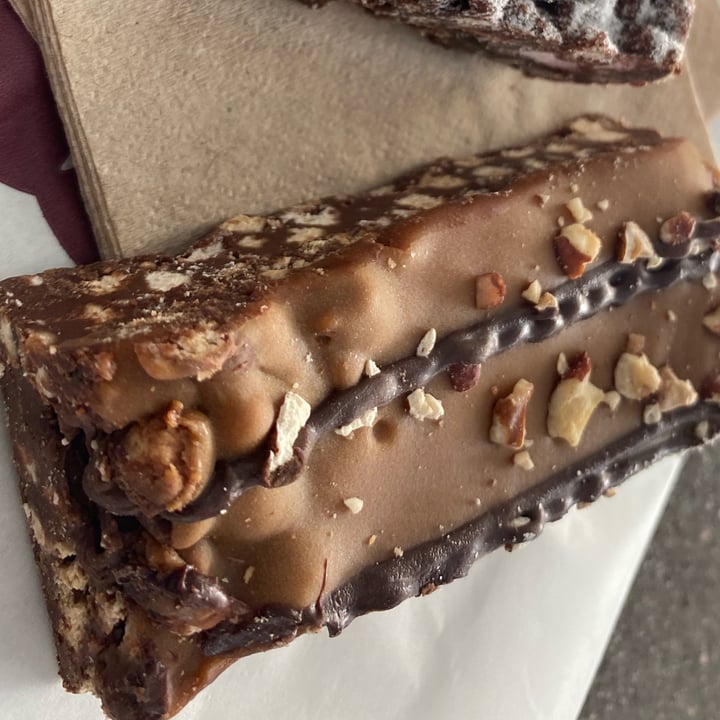 Costa Coffee United Kingdom Bosh! Chocolate and pecan slice Review