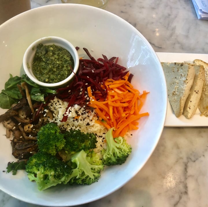 The Living Cafe Bukit Timah, Singapore cauliflower rice bowl Review