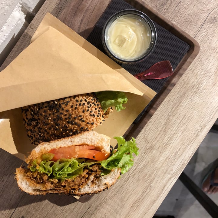 review photo of Chef Icon Rendang Curry Sandwich shared by @akm on 12 Jun 2018 - review