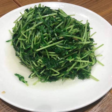 Stir-Fried Dou Miao with Garlic