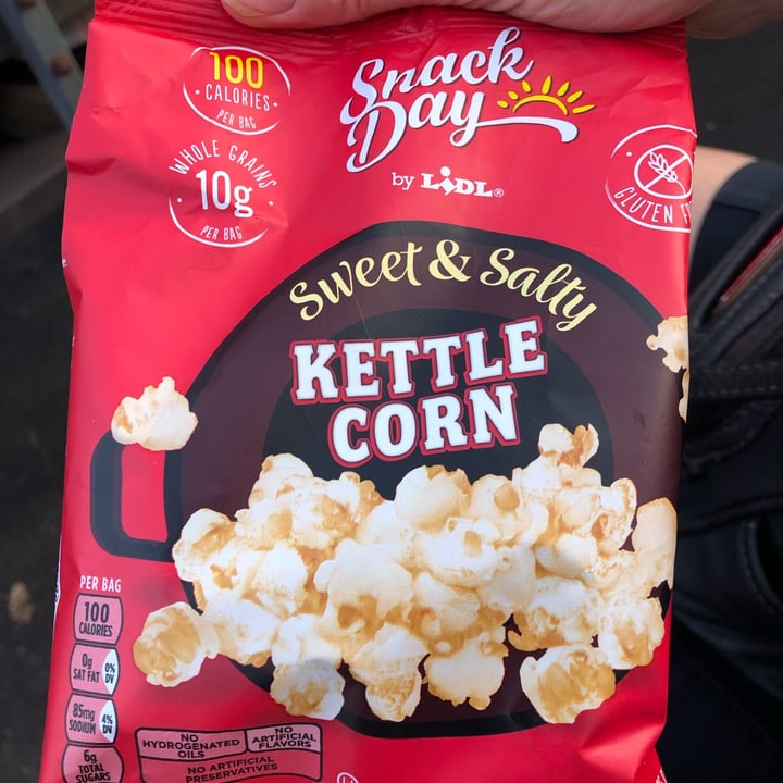 snack-day-sweet-and-salty-kettle-corn-review-abillion