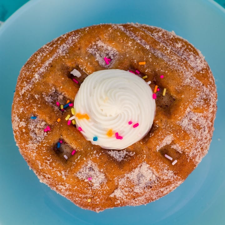 Grumpy & Runt Little Deli & Donuts South Africa Dwaffle Review abillion