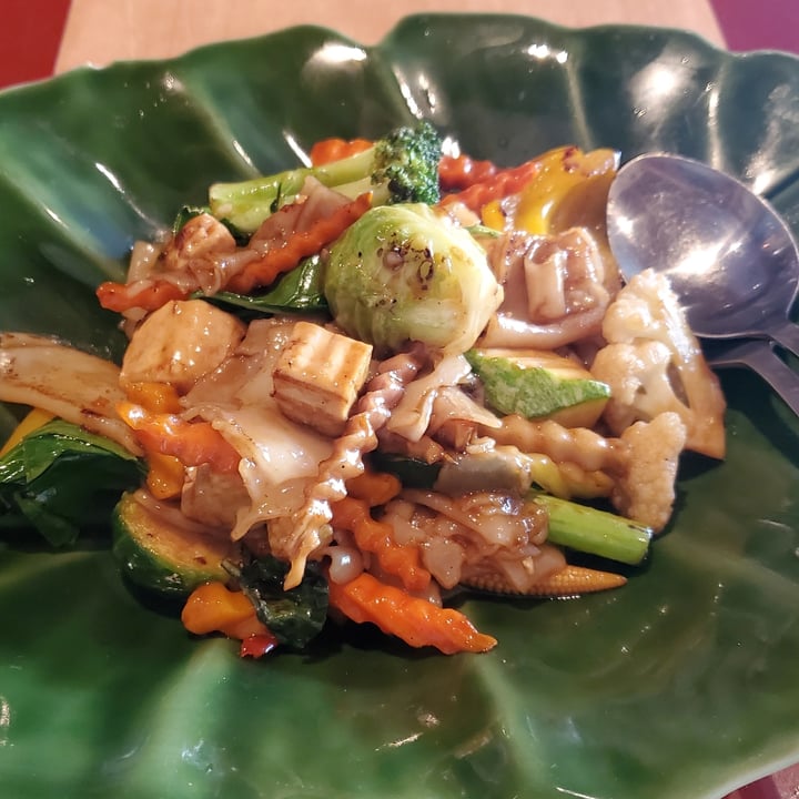 Ummarin Thai Restaurant Randwick, Australia Pad Kee mao (basil stir fried with noodles) Review