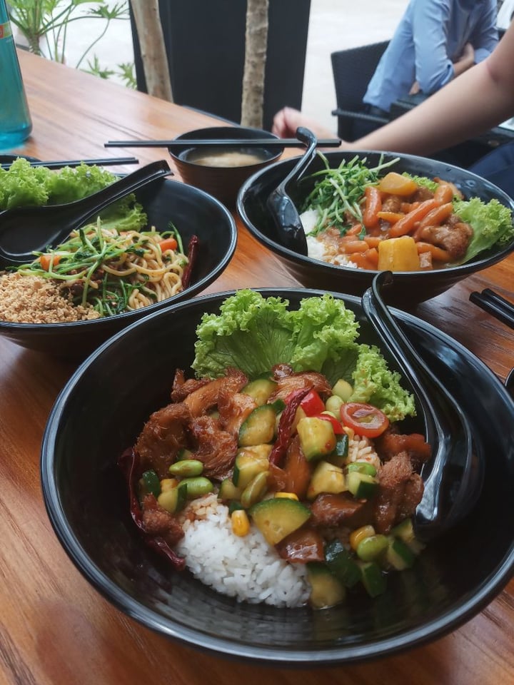 review photo of Vegan Bowl Teriyaki Monkeyhead Mushroom Rice Bowl shared by @berbernicee on 30 Aug 2019 - review