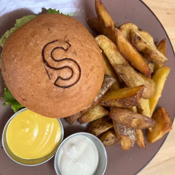 Seitan Urban Bistro Miraflores, Peru Hamburguesa de Garbanzos Review