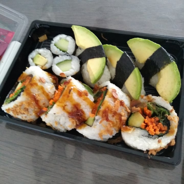 review photo of EatHappy Vegan Snack Box shared by @nicolinebl on 20 Jun 2022 - review