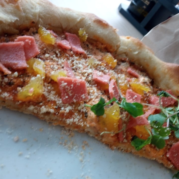 review photo of Gigi`s Restaurante Vegano Pizza 🍕 Hawaiana Vegana shared by @mauardila on 05 Sep 2021 - review