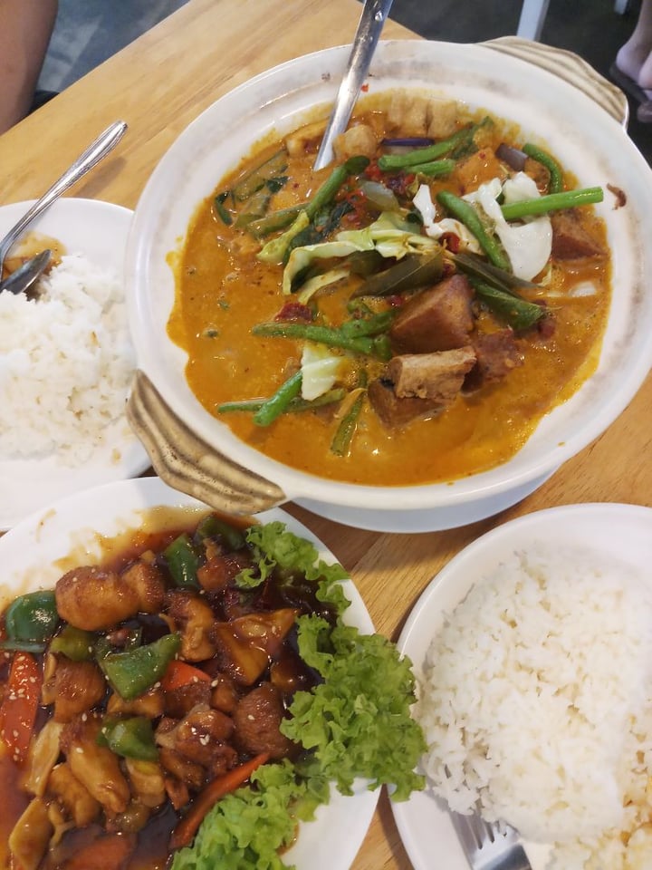 review photo of Zi Zai Vegetarian Fish head curry shared by @berbernicee on 30 Aug 2019 - review
