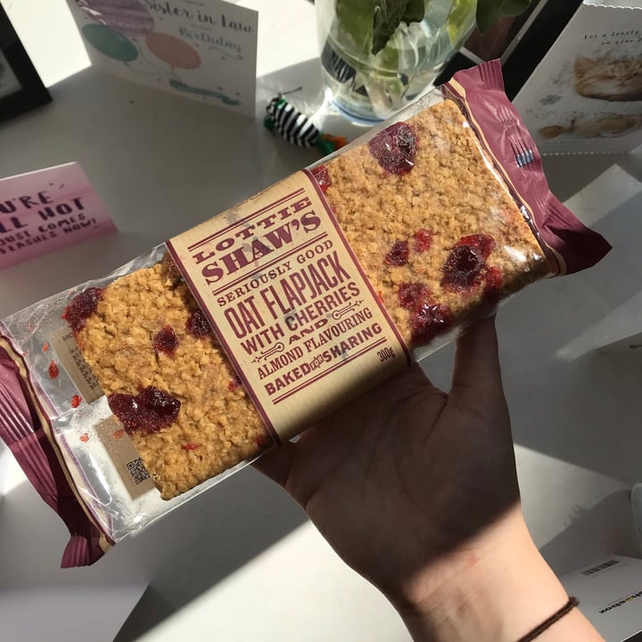 photo of Lottie Shaw’s Oat flapjack with cherries and almond flavouring shared by @mollierosepowell on  09 Jun 2021 - review