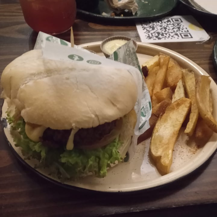 review photo of Burger Green, Pereira Future Burger shared by @mauardila on 04 Apr 2022 - review