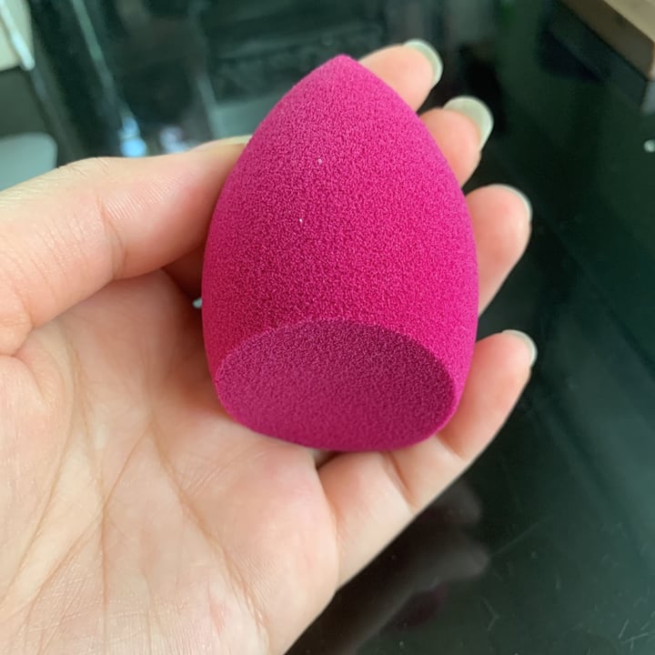 e.l.f. Cosmetics Total Face Blending Sponge Review abillion