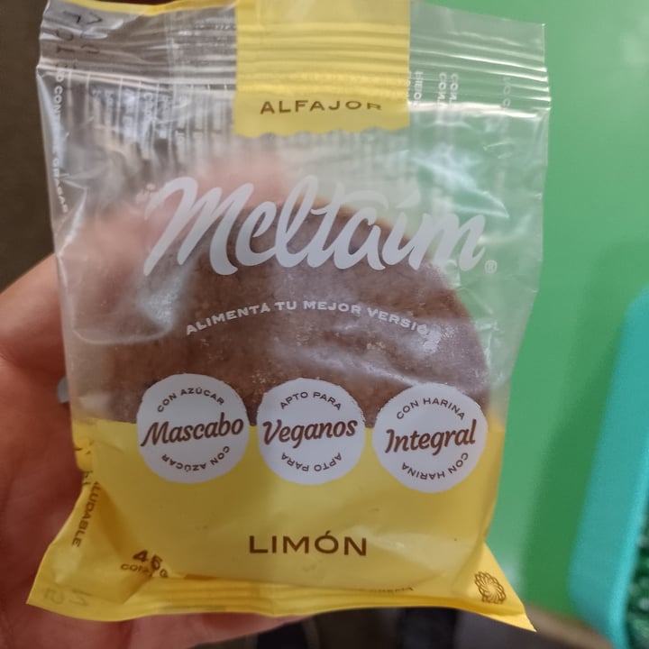 review photo of Meltaím Alfajor de Limón shared by @barbaraverburg on 28 Apr 2022 - review