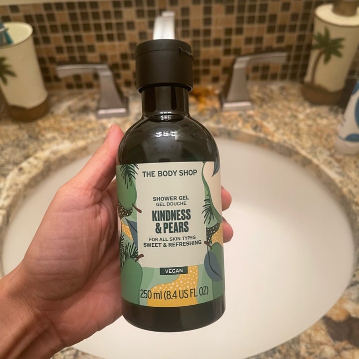 The Body Shop Kindess & Pear Shower Gel Review abillion