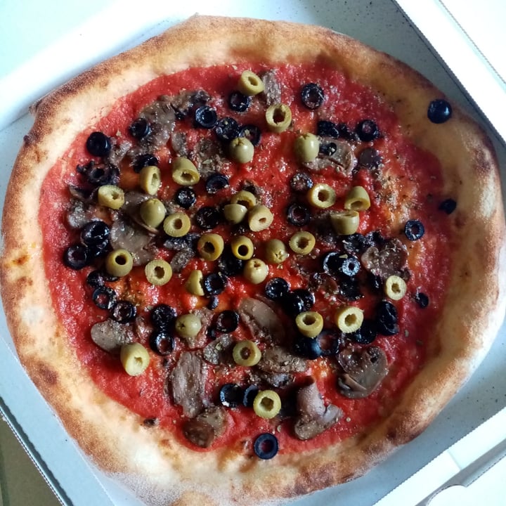 L.A.PIZZA Alessandria, Italy Marinara con Funghi e olive Review abillion