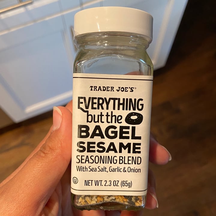 Trader Joe's Everything But The Bagel Sesame Seasoning Blend Review