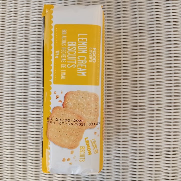 photo of Food Lover’s Market Lemon Creams shared by @heikesletcher on  10 Sep 2021 - review