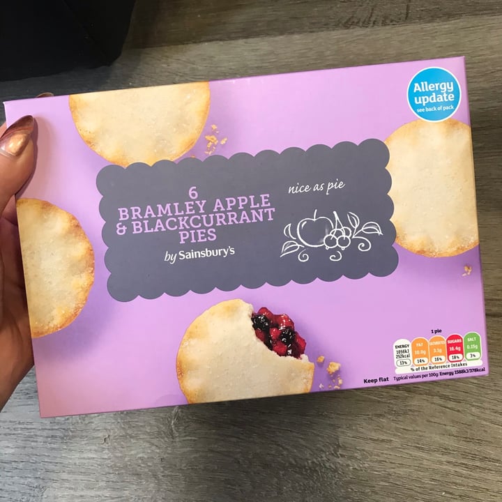 Sainsbury's Apple and Blackcurrant Pies Reviews abillion