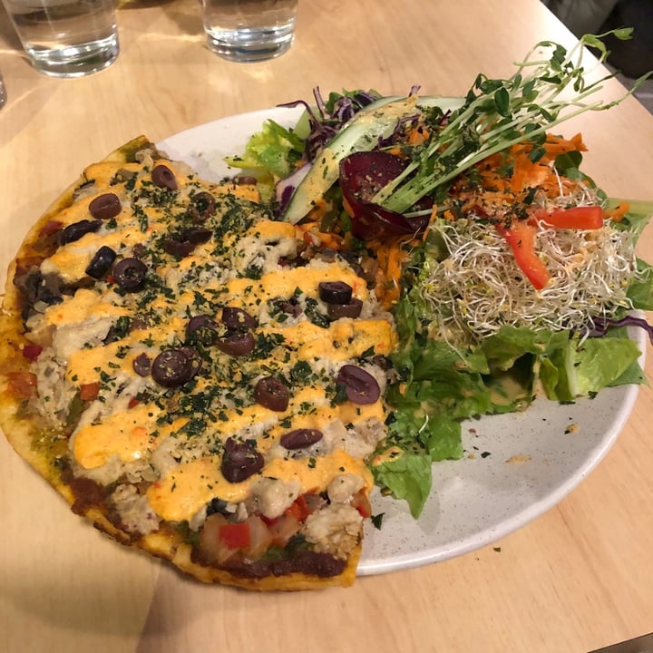 La Belle Verte Hull, Gatineau, Canada All Dressed OvenBaked Pizza