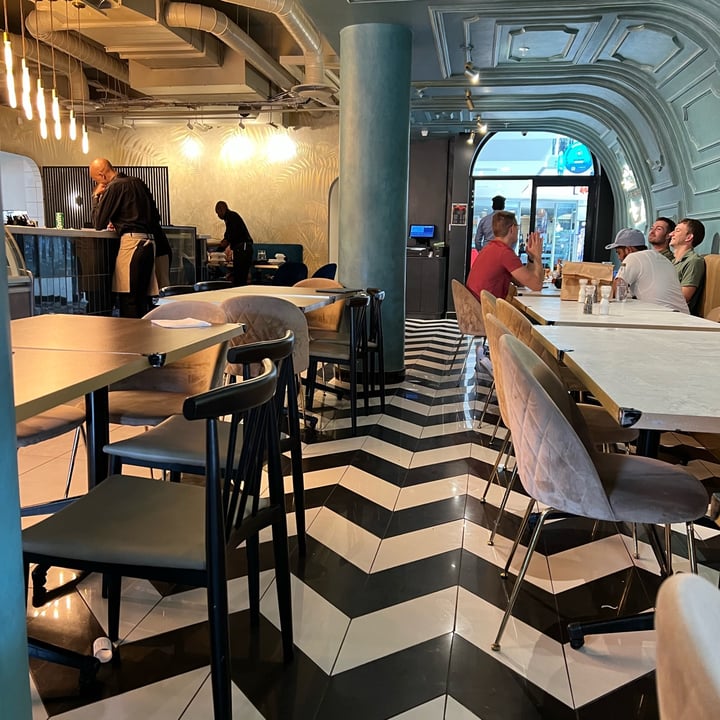 Le Kreamery Illovo Illovo, Sandton, South Africa Mumbai Pizza Review