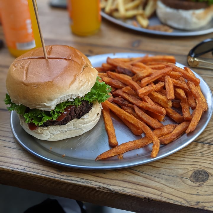 Lia's Kitchen 100 Vegan Bezirk Pankow, Berlin, Germany Smokey BBQ