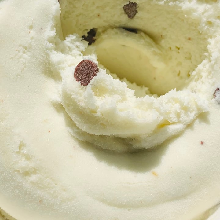 review photo of Cado Avocado Ice Cream Avocado frozen dessert, mint chocolate chip shared by @iamgodschild on 05 Nov 2021 - review