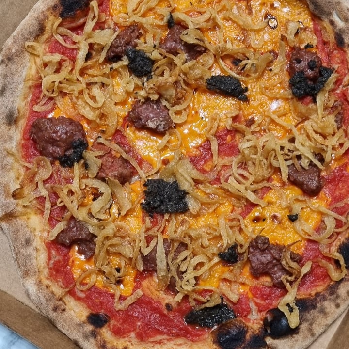 review photo of Badass Burgers Vegan Pizza 🍕 shared by @luciamf on 08 Mar 2022 - review