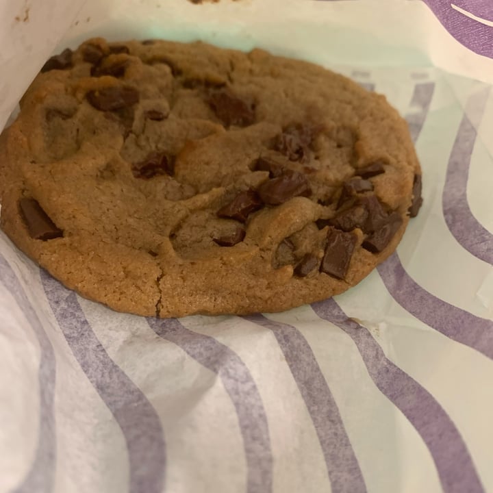 Insomnia cookies Chocolate Chip Cookie Reviews abillion