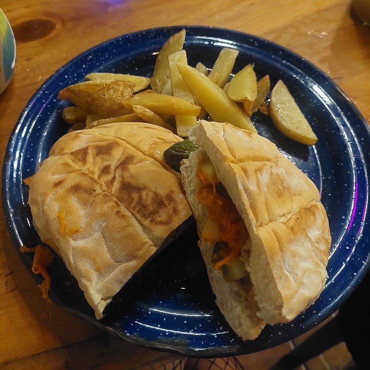 Trece Lunas Sandwich Reviews abillion