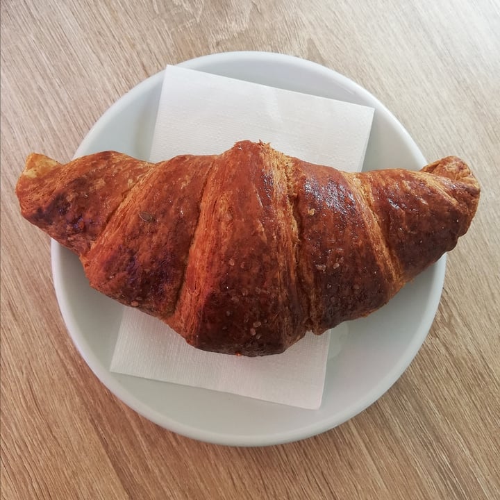 Bar Pasticceria Dolce Forno Morbegno, Italy Brioche Vegana Vuota Review