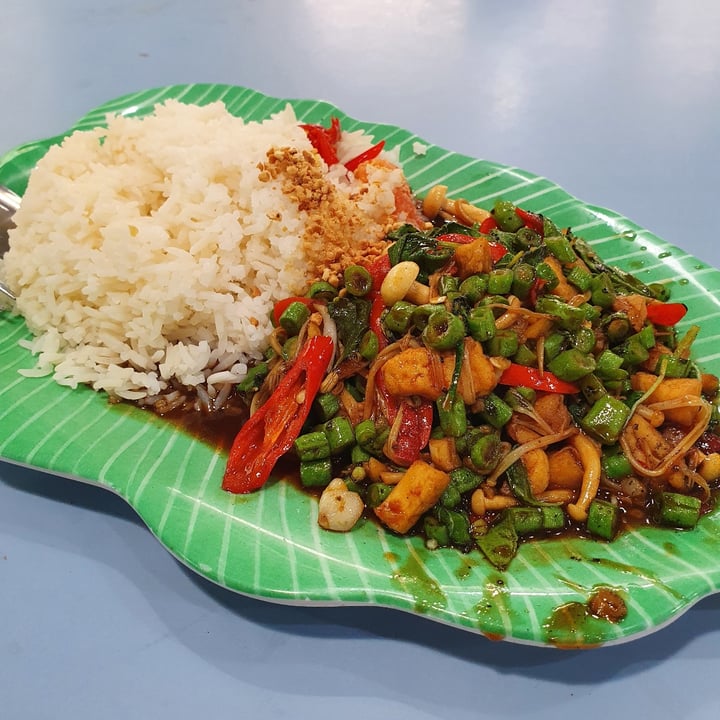 Authentic Thai Chinatown, Singapore Mushroom Basil Rice Review abillion