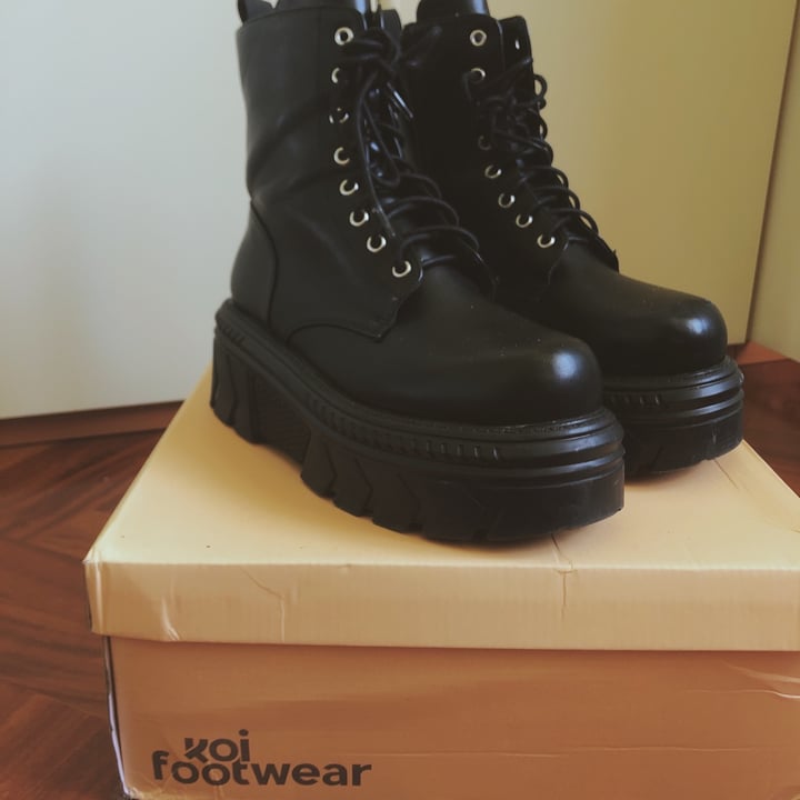 Koi footwear Reviews abillion