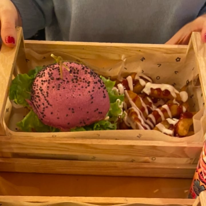 Flower Burger Bologna, Italy Barbie Burger Review abillion