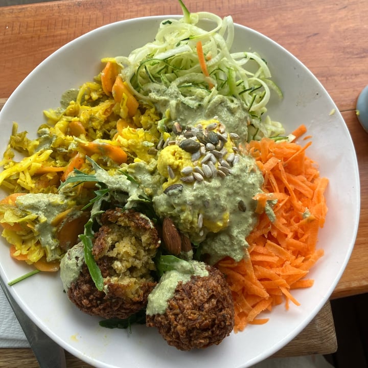 Nourish'd Café & Juicery Cape Town, South Africa Moonshine Bowl Review