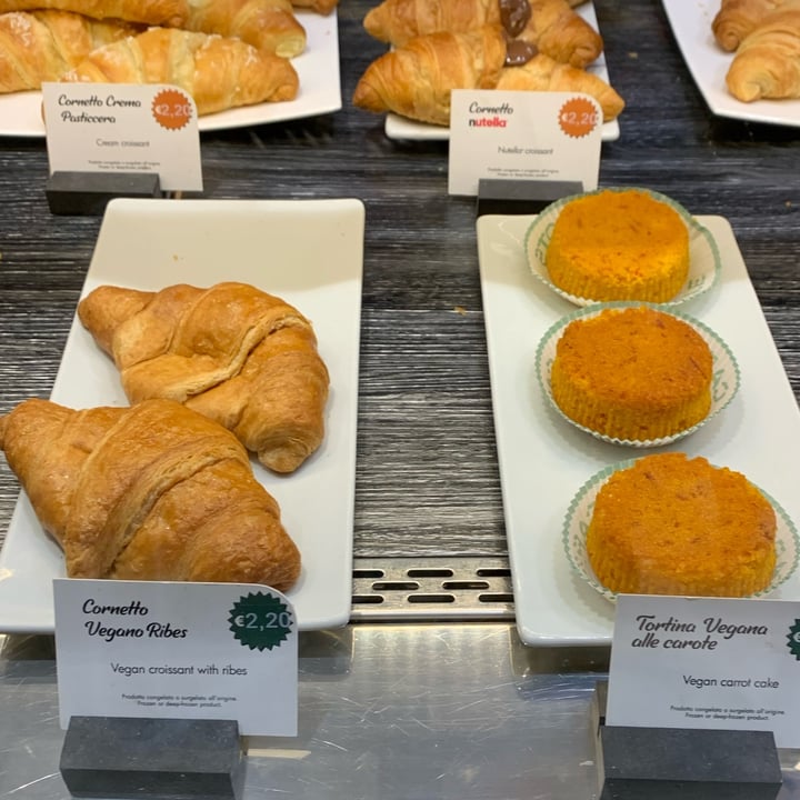 review photo of Moka Café Gourmé - Air side Vegan Croissant With Jam shared by @slovenianveganfinds on 05 Sep 2022 - review