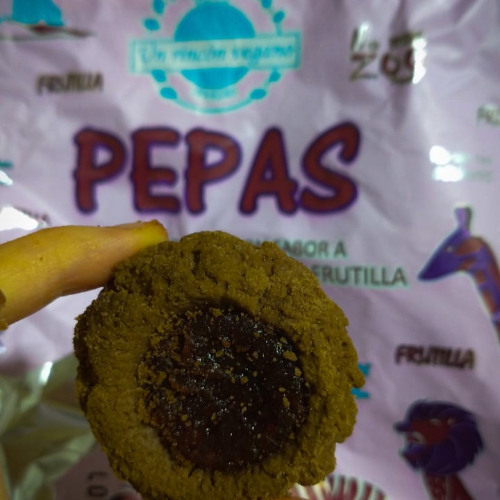 review photo of Un Rincón Vegano Pepas Galletas Dulces con sabor Chocolate con relleno de Frutilla shared by @veganabanana on 03 Dec 2020 - review