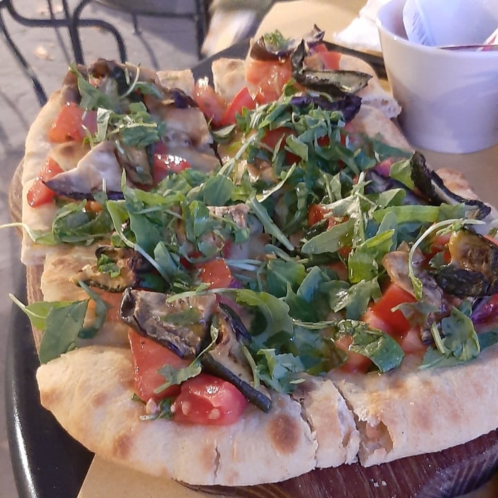 Gelateria Bar "Ferro Battuto" Fiesole, Italy Pinsa Vegetariana Review