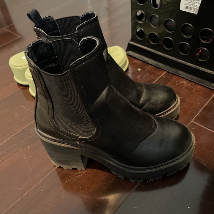Urban Outfitters Chloe Chelsea Boot Review abillion
