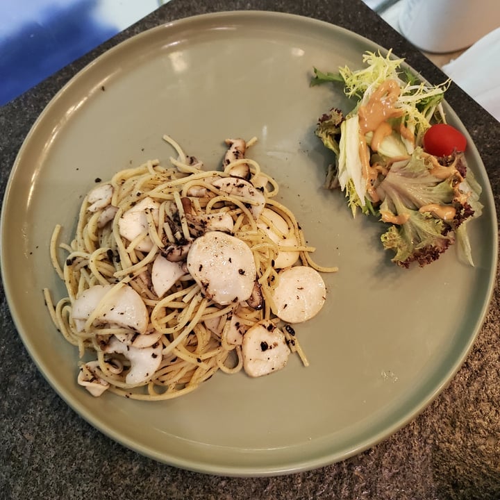 Green Entrance 入素 Hong Kong Black Truffle & Assorted Mushroom Linguine