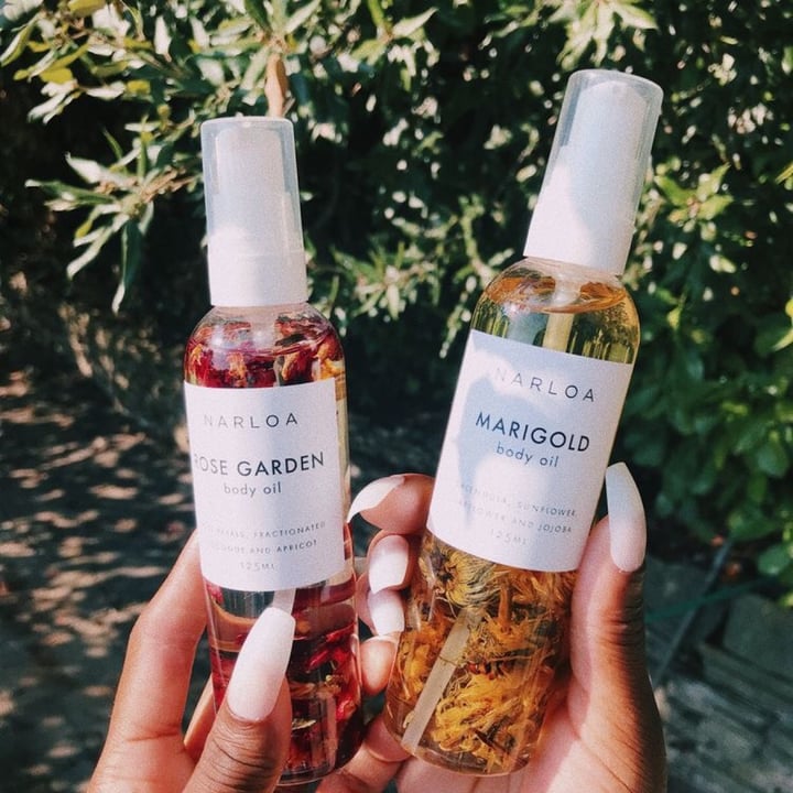 review photo of Narloa Narloa Flowered Filled In Body Oil shared by @ceespicy on 08 Dec 2021 - review