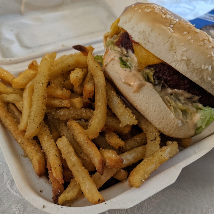 Juicy J’s Smoked Burgers Poulsbo, United States Classic Cheeseburger