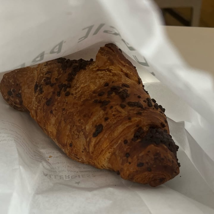 Veggie Pret Soho, United Kingdom Vegan Chocolate Croissant Review