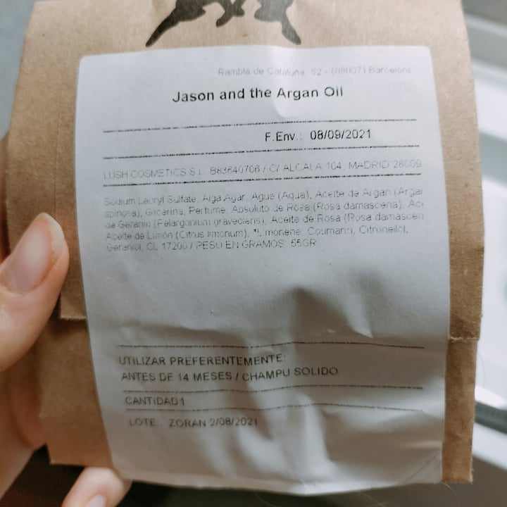 LUSH Fresh Handmade Cosmetics "New" Shampoo en barra Review abillion