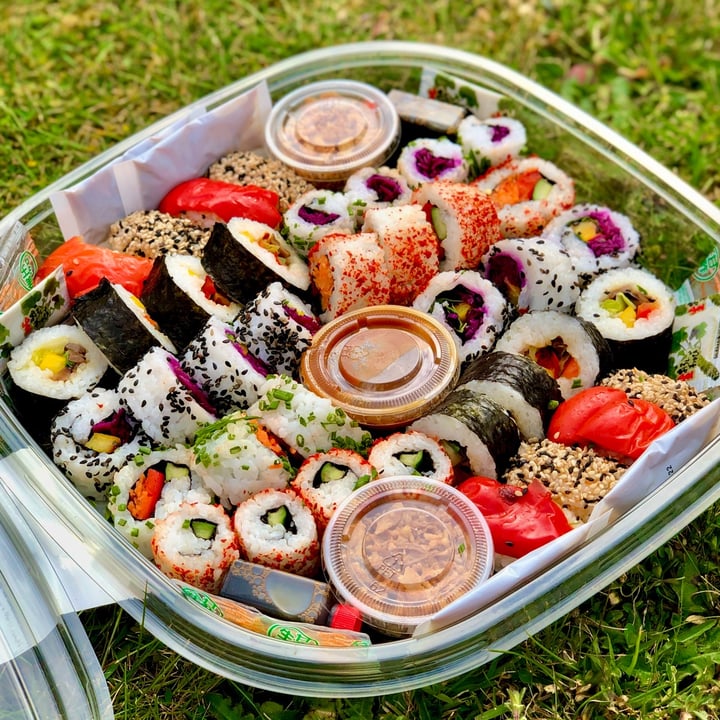 Kirkland Signature Classic Vegan Sushi Platter Reviews abillion