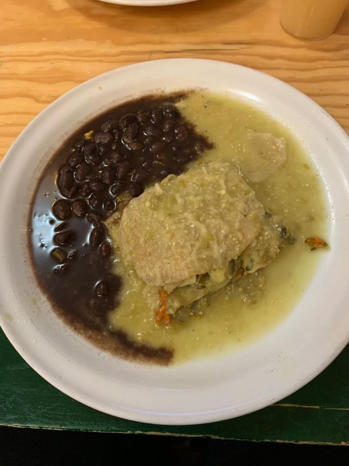 Yug Vegetariano Juárez, Ciudad de México, Mexico Pastel azteca Review |  abillion