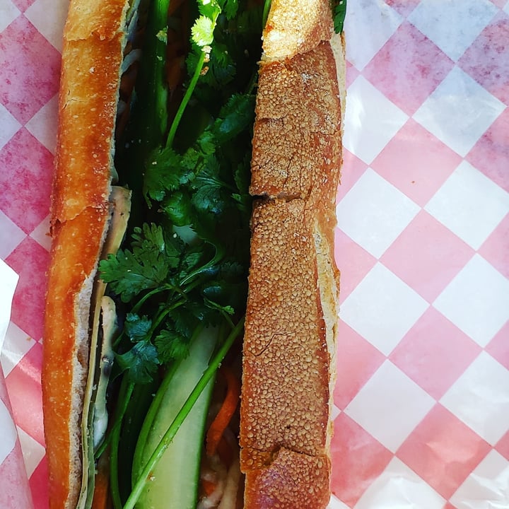 Lucky Supermarket Whalley, Surrey, Canada Vegetarian banh mi Review abillion