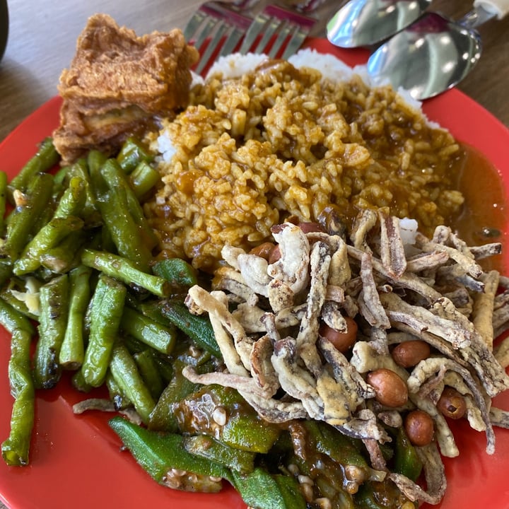 Flavours UTown (Foodclique) Queenstown, Singapore Curry rice Review